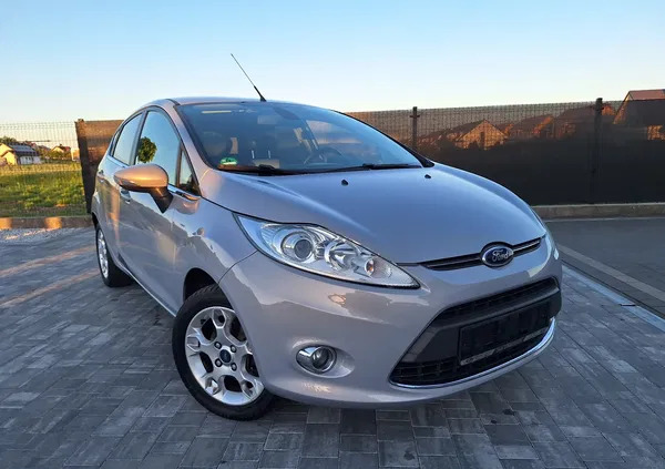 ford Ford Fiesta cena 23900 przebieg: 182000, rok produkcji 2012 z Mrocza